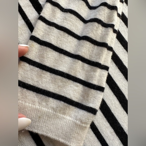 Vince Striped Ombré striped black cream Long Sleeve lightweight  sweater SZ M - Picture 11 of 12